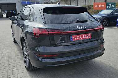 Внедорожник / Кроссовер Audi e-tron 2022 в 