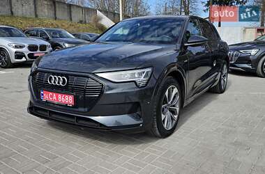 Внедорожник / Кроссовер Audi e-tron 2022 в 