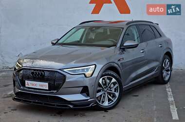 Внедорожник / Кроссовер Audi e-tron 2020 в 