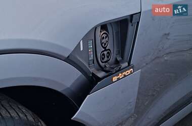 Внедорожник / Кроссовер Audi e-tron 2020 в 