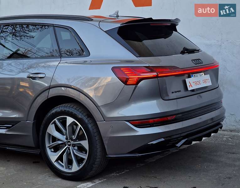 Внедорожник / Кроссовер Audi e-tron 2020 в Одессе