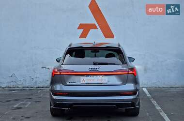 Внедорожник / Кроссовер Audi e-tron 2020 в 