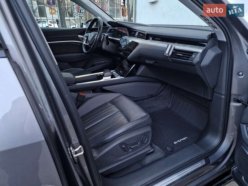 Внедорожник / Кроссовер Audi e-tron 2020 в Одессе