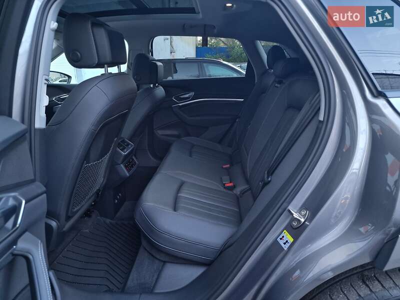 Внедорожник / Кроссовер Audi e-tron 2020 в Одессе