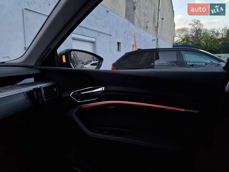 Внедорожник / Кроссовер Audi e-tron 2020 в Одессе
