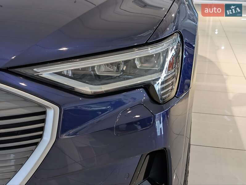 Позашляховик / Кросовер Audi e-tron 2021 в Києві