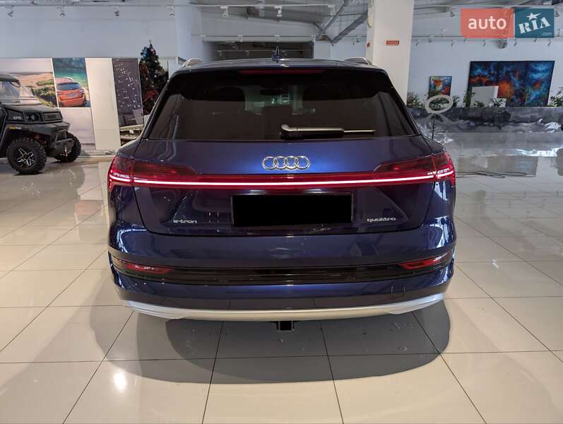 Позашляховик / Кросовер Audi e-tron 2021 в Києві