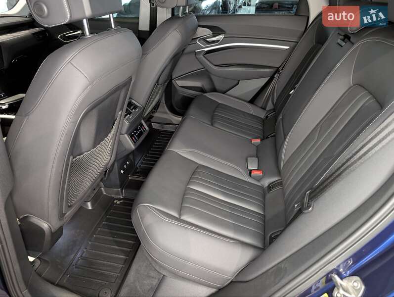 Позашляховик / Кросовер Audi e-tron 2021 в Києві