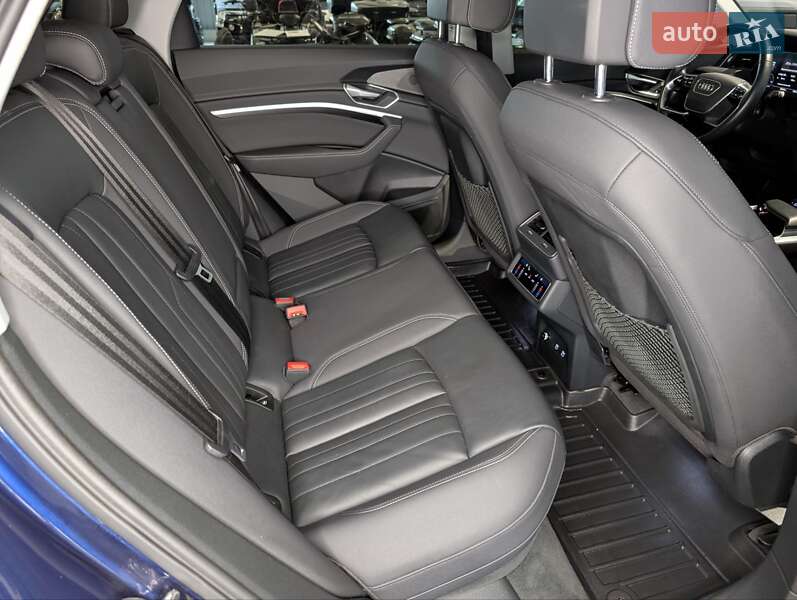 Позашляховик / Кросовер Audi e-tron 2021 в Києві