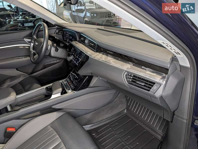 Позашляховик / Кросовер Audi e-tron 2021 в Києві