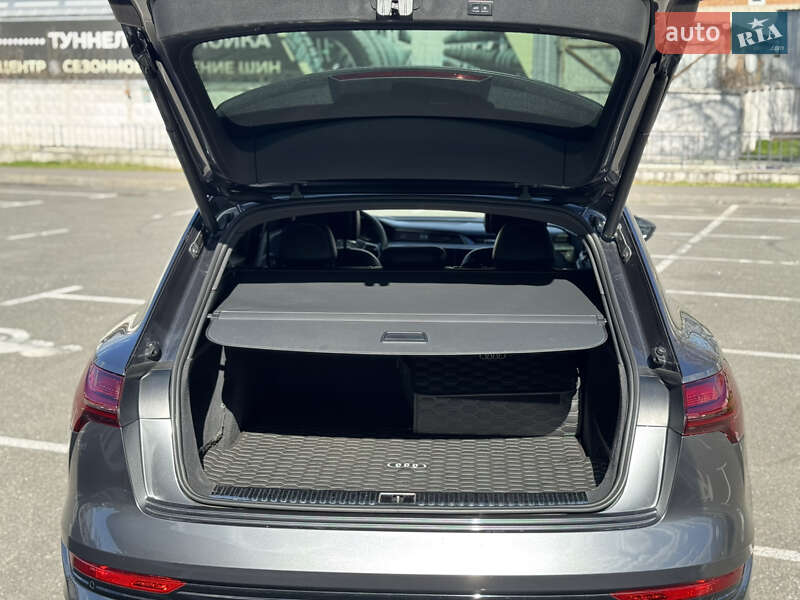 Позашляховик / Кросовер Audi e-tron 2019 в Києві