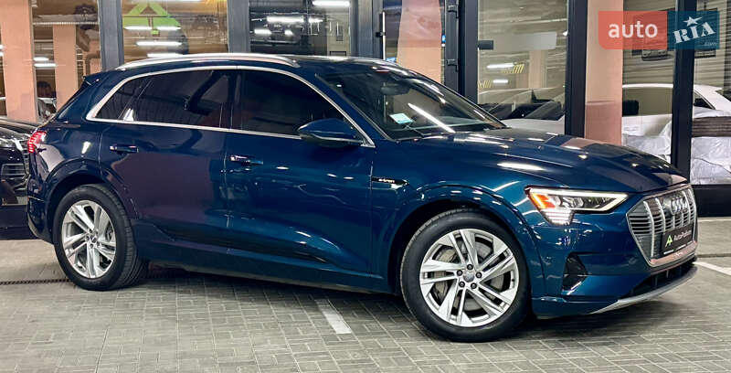 Внедорожник / Кроссовер Audi e-tron 2019 в Киеве