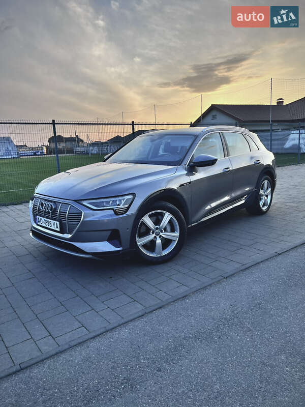 Внедорожник / Кроссовер Audi e-tron 2019 в Ужгороде фото Внедорожник / Кроссовер Audi e-tron 2019 в Ужгороде