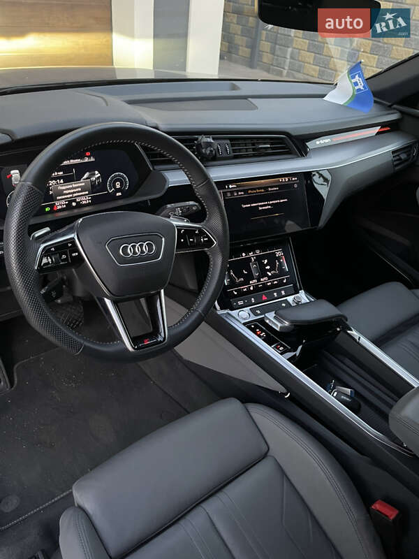 Позашляховик / Кросовер Audi e-tron 2019 в Рівному
