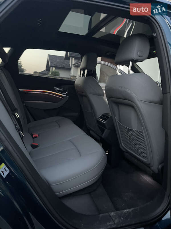 Позашляховик / Кросовер Audi e-tron 2019 в Рівному