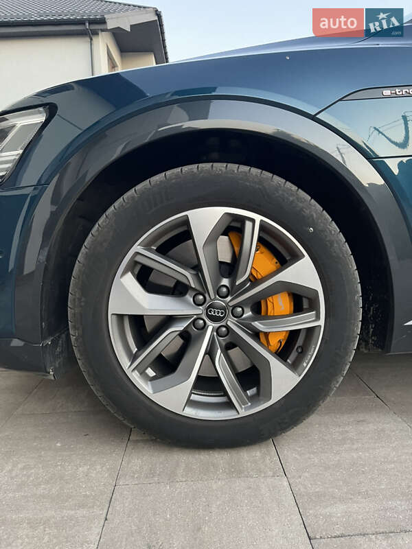 Позашляховик / Кросовер Audi e-tron 2019 в Рівному