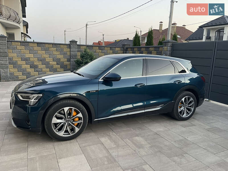 Позашляховик / Кросовер Audi e-tron 2019 в Рівному