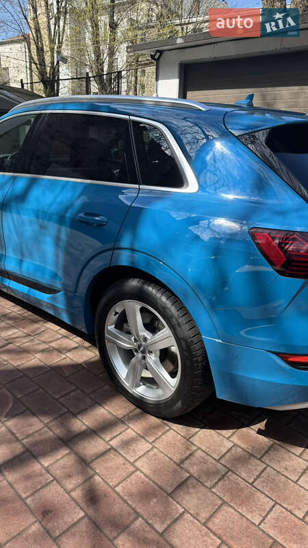Внедорожник / Кроссовер Audi e-tron 2019 в Львове