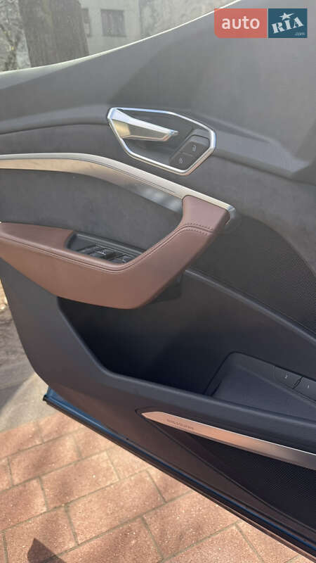 Внедорожник / Кроссовер Audi e-tron 2019 в Львове