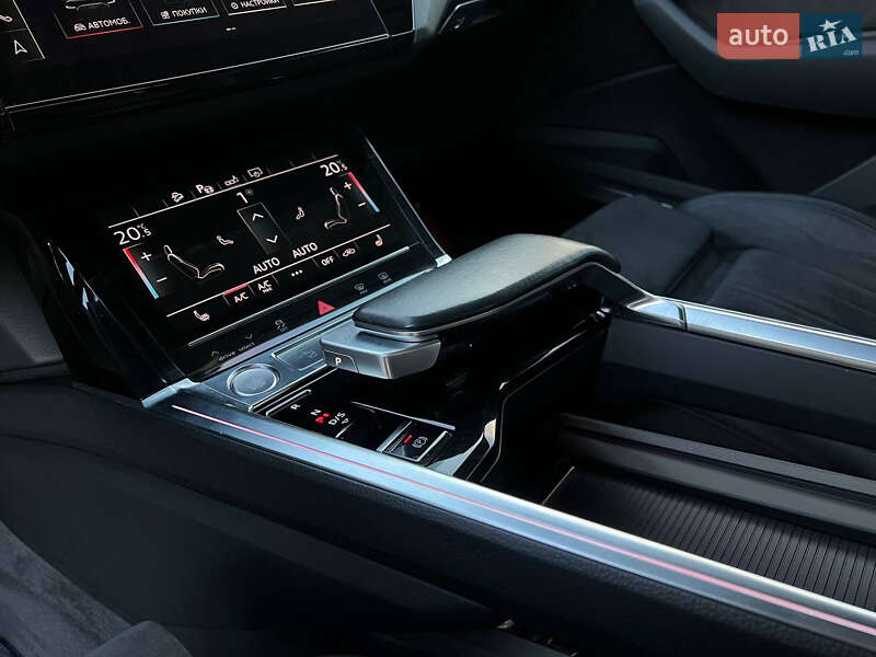 Внедорожник / Кроссовер Audi e-tron 2020 в Ужгороде