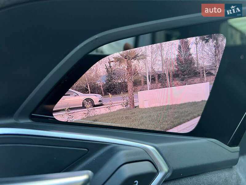 Внедорожник / Кроссовер Audi e-tron 2020 в Ужгороде