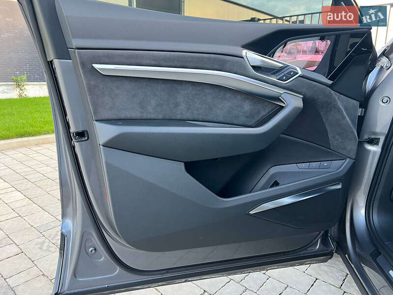 Внедорожник / Кроссовер Audi e-tron 2020 в Ужгороде