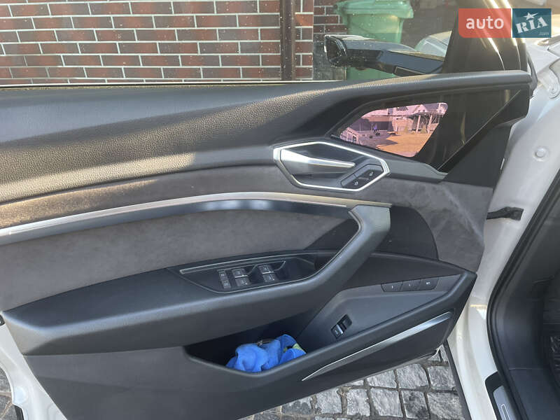 Внедорожник / Кроссовер Audi e-tron 2019 в Житомире