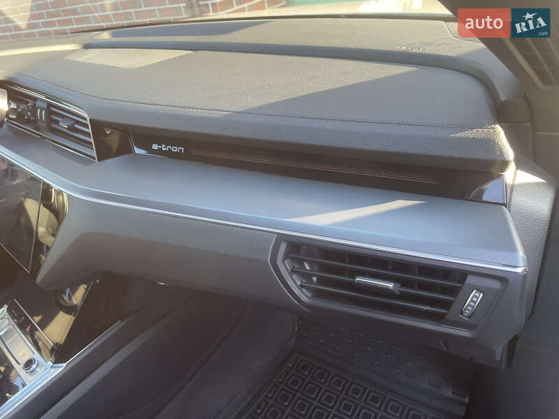 Внедорожник / Кроссовер Audi e-tron 2019 в Житомире