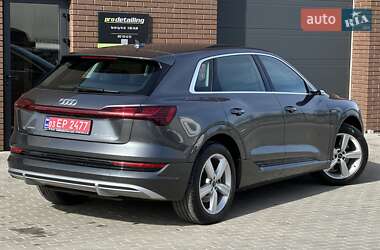 Внедорожник / Кроссовер Audi e-tron 2021 в 