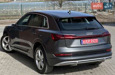 Внедорожник / Кроссовер Audi e-tron 2021 в 