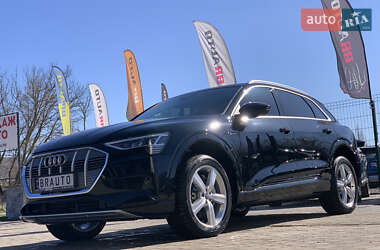 Позашляховик / Кросовер Audi e-tron 2019 в 