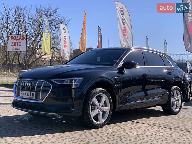 Позашляховик / Кросовер Audi e-tron 2019 в 