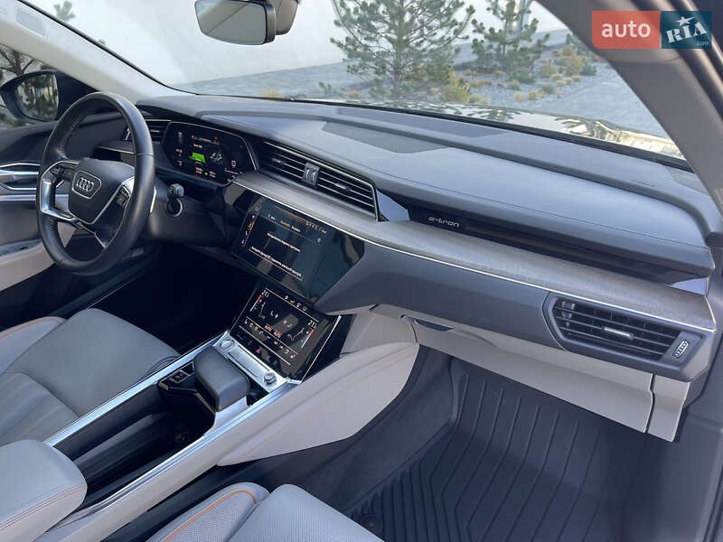 Позашляховик / Кросовер Audi e-tron 2019 в Луцьку