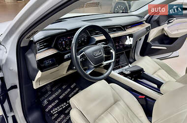 Внедорожник / Кроссовер Audi e-tron 2019 в 