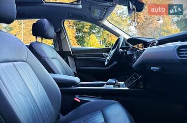 Внедорожник / Кроссовер Audi e-tron 2019 в 