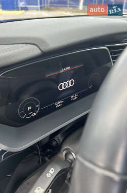 Внедорожник / Кроссовер Audi e-tron 2023 в 
