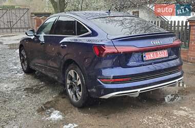 Внедорожник / Кроссовер Audi e-tron 2022 в 