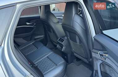 Позашляховик / Кросовер Audi e-tron 2020 в 