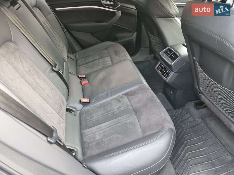 Внедорожник / Кроссовер Audi e-tron 2019 в Львове
