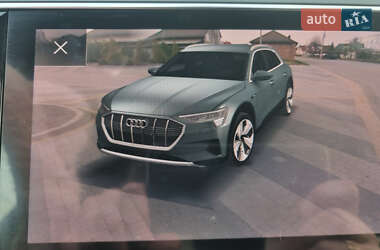 Внедорожник / Кроссовер Audi e-tron 2019 в 
