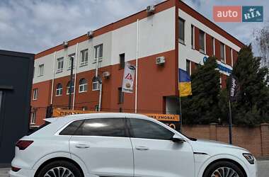 Внедорожник / Кроссовер Audi e-tron 2019 в 