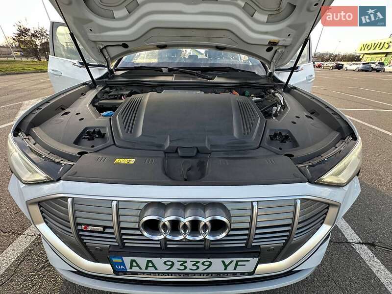 Внедорожник / Кроссовер Audi e-tron 2020 в Киеве