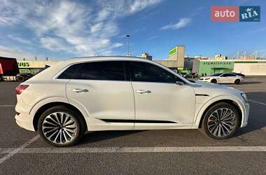 Внедорожник / Кроссовер Audi e-tron 2020 в 