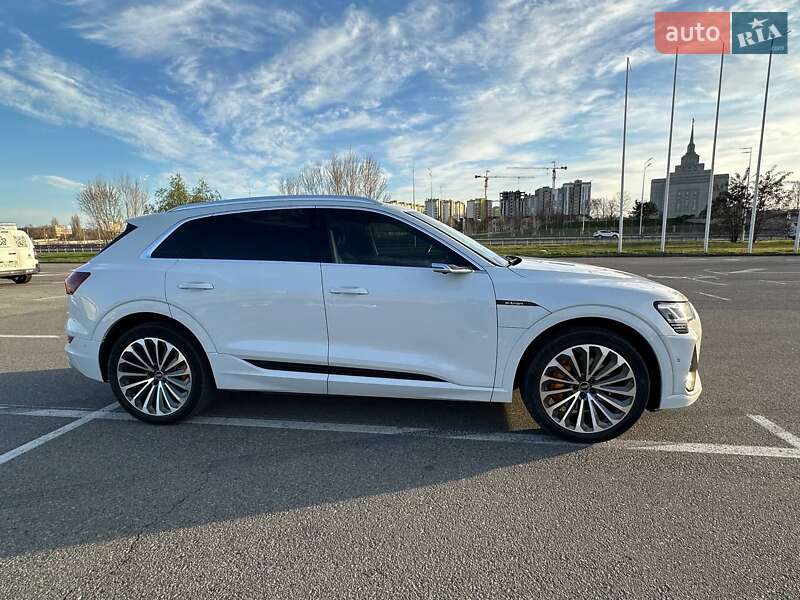 Внедорожник / Кроссовер Audi e-tron 2020 в Киеве