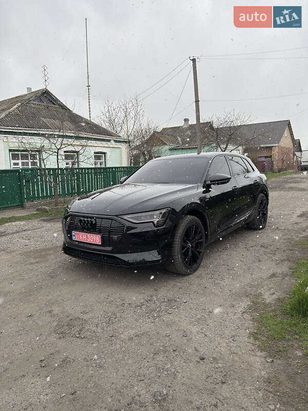 Внедорожник / Кроссовер Audi e-tron 2020 в Одессе