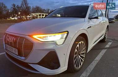 Внедорожник / Кроссовер Audi e-tron 2020 в 