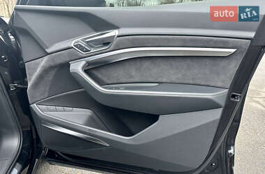 Внедорожник / Кроссовер Audi e-tron 2019 в 
