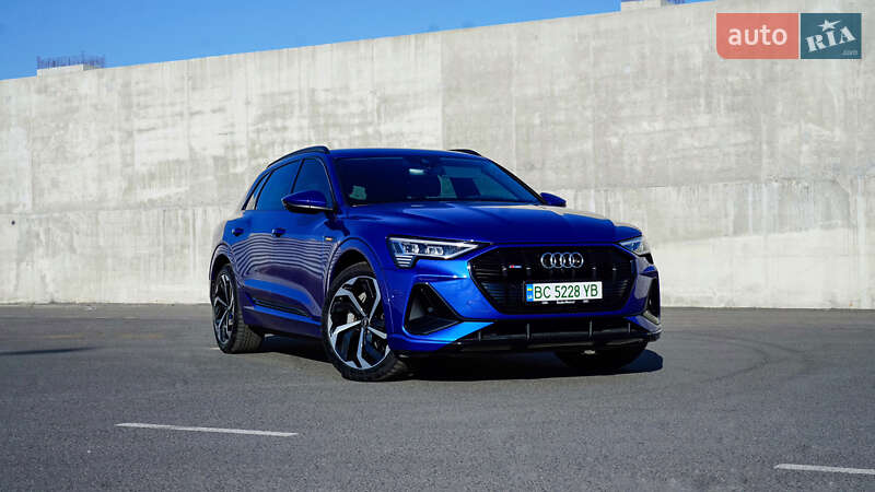 Внедорожник / Кроссовер Audi e-tron 2021 в 