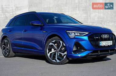 Внедорожник / Кроссовер Audi e-tron 2021 в 