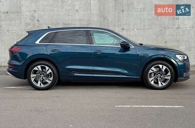 Внедорожник / Кроссовер Audi e-tron 2019 в 